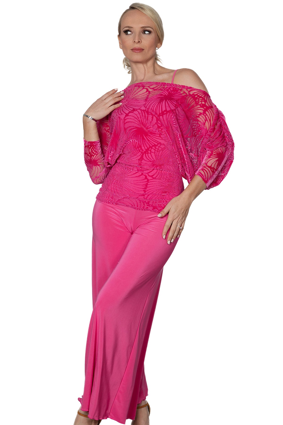 P2402 Palazzo Pants  Introducing our P2402 Palazzo Pants, perfect for both Latin and Ballroom Dancing practice! These comfy and stylish pants provide the ultimate comfort while you perfect your dance moves. Step up your practice game with our Palazzo Pants! Pink