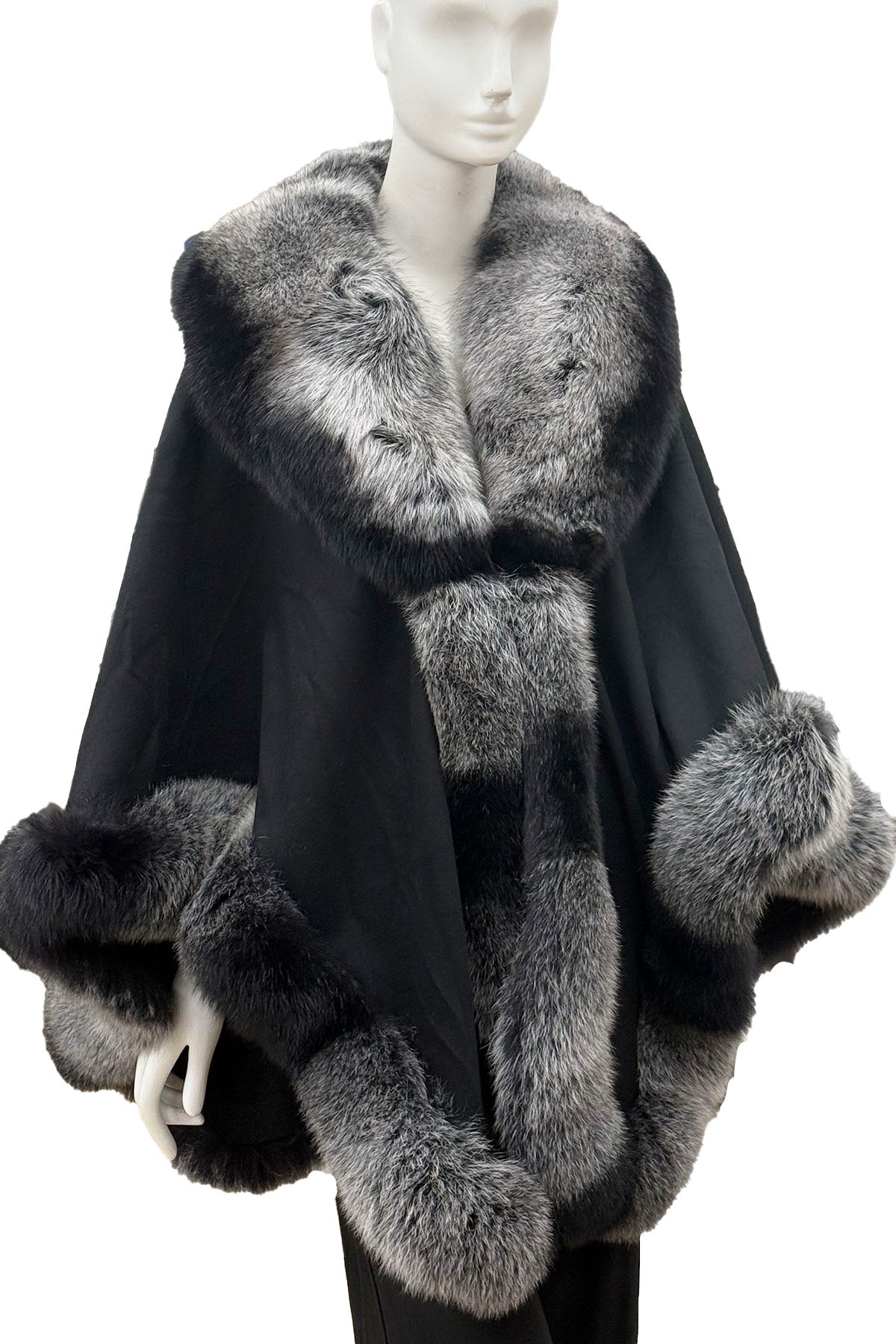 Dance America ivory alpaca and fox fur cape or ladies with large collar, soft and elegant finish