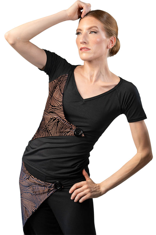 T-shirt top with triangular signature fabric and Button